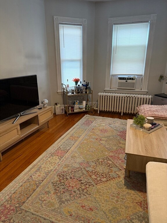Foto del edificio - 699 E 7th St