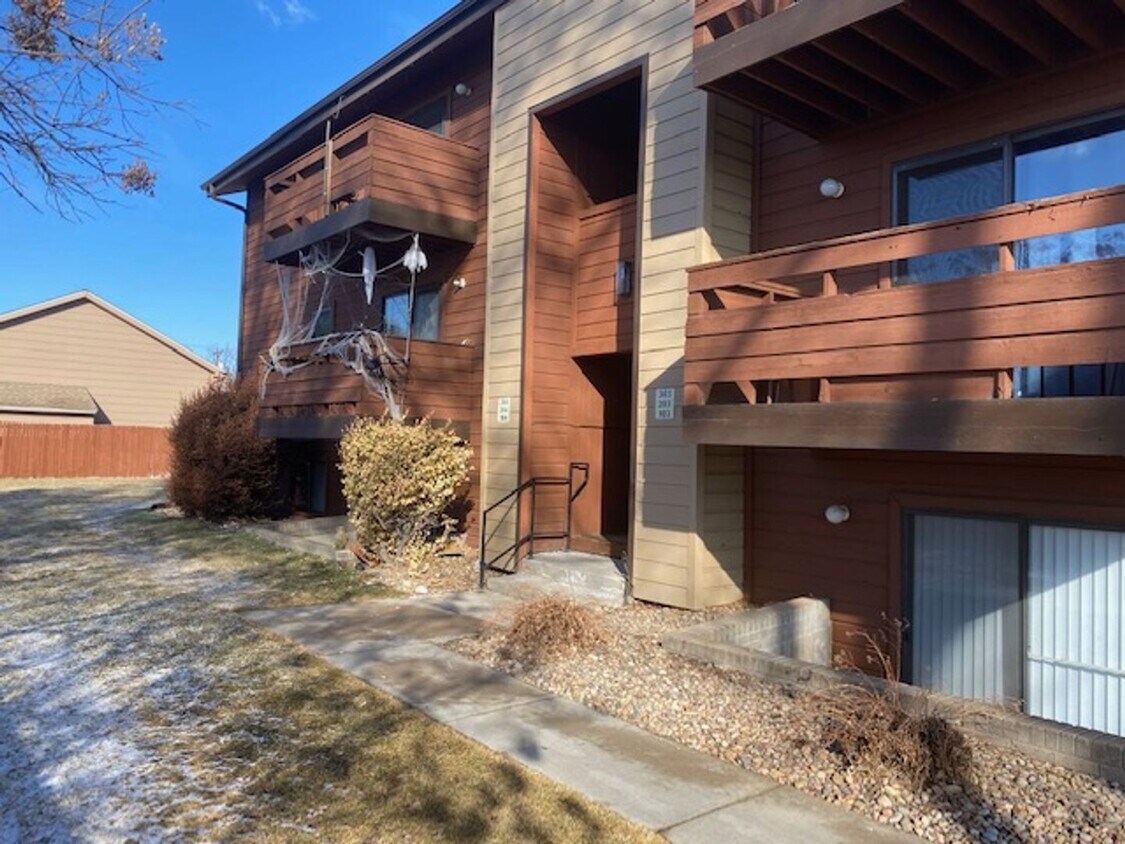 Foto principal - 7150 W 20th Ave