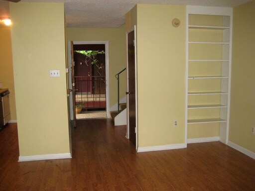Building Photo - 436 Steele Blvd