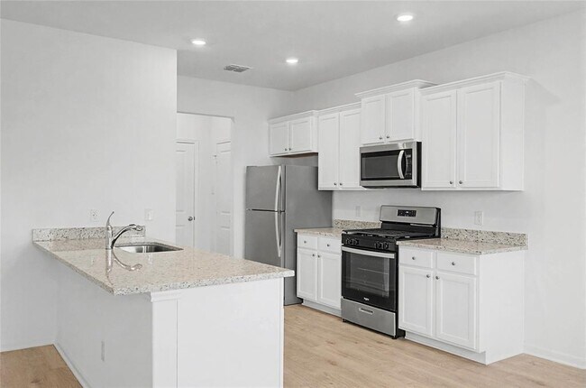 Building Photo - 253 Fairlawn Wy