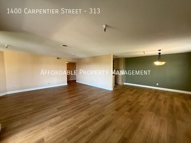 Building Photo - 1400 Carpentier St