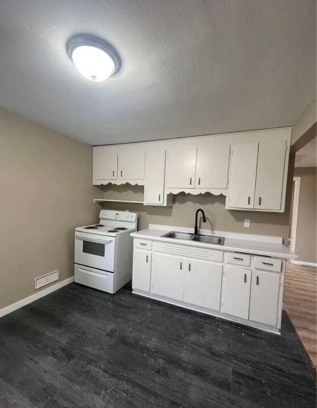 Building Photo - 5857-5859 N 93rd