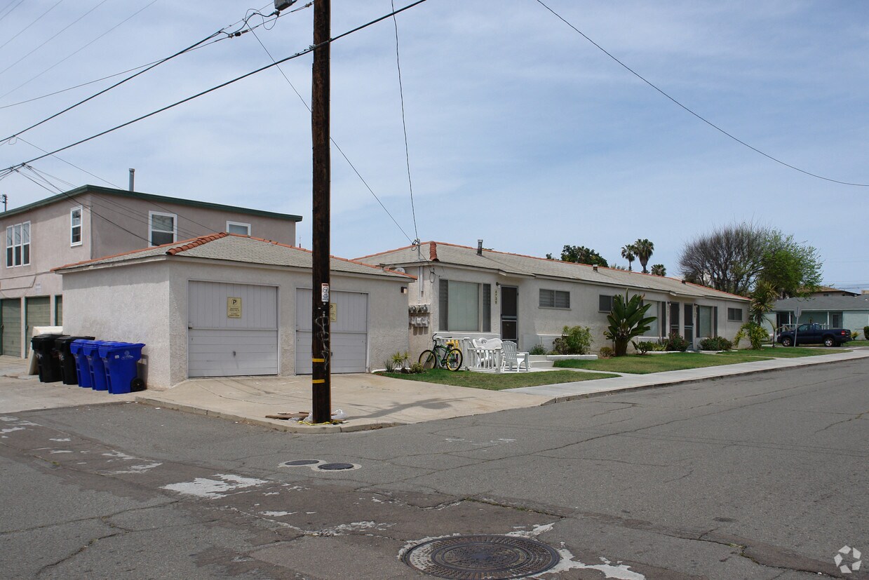 Foto del edificio - 4730-4734 Dawes St