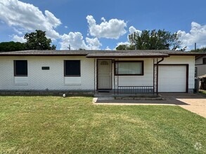 Building Photo - 2308 NW Woodridge Dr