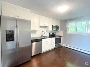 Building Photo - 4 Woodcrest Ct