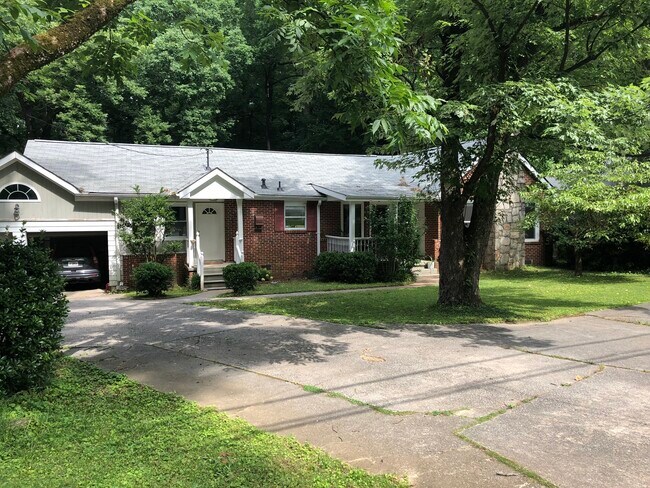Front - 1640 Oak Grove Rd