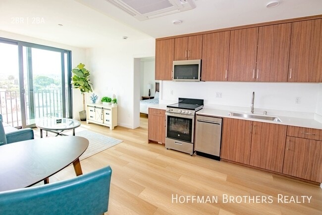 Building Photo - 2853 West Blvd