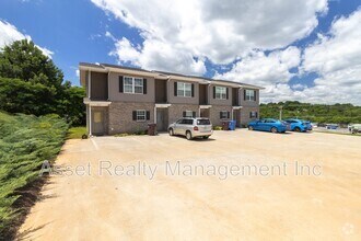 Building Photo - 931 Warrior Hill Dr