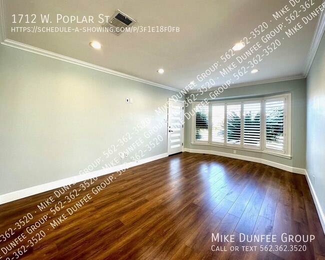 Building Photo - Impressive 4 Bedroom, 2-bath Single Family...