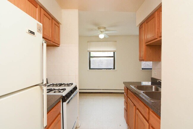 Building Photo - 443 W Aldine