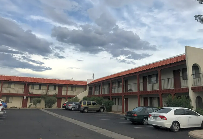 Foto del edificio - Laurence Court Apartments