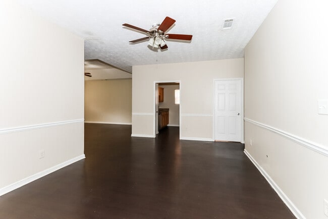 Building Photo - 304 Draba Ln