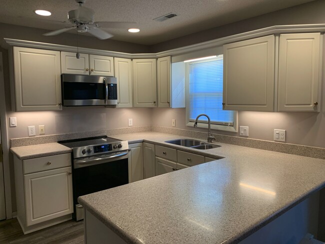 Building Photo - Three Bedroom, 2 Bath Home in Longs. Available Soon! Carolina Room, Enclosed Patio, Two Car Garag...
