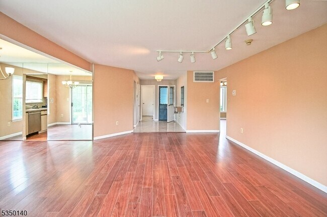 Building Photo - 2A Bristol Ct