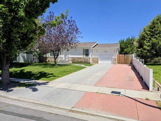 Building Photo - 1031 S 900 W