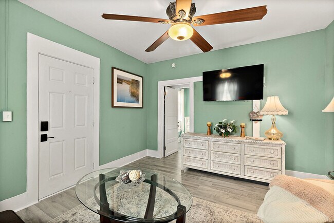 Foto del edificio - 6 Rohde Ave