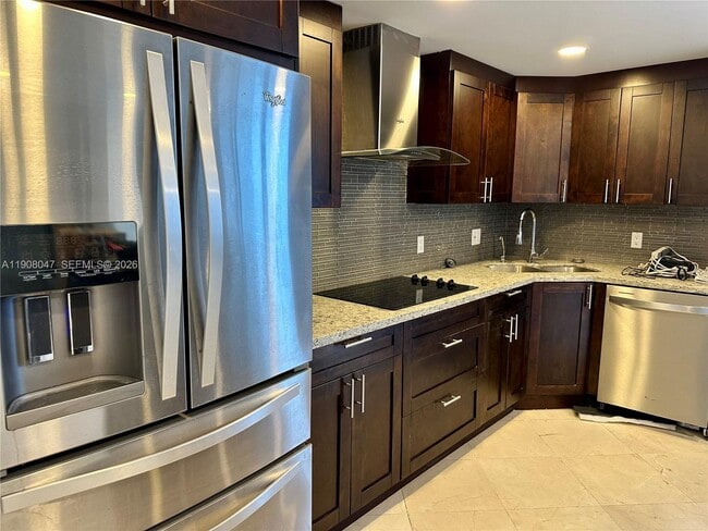 Building Photo - 881 Ocean Dr