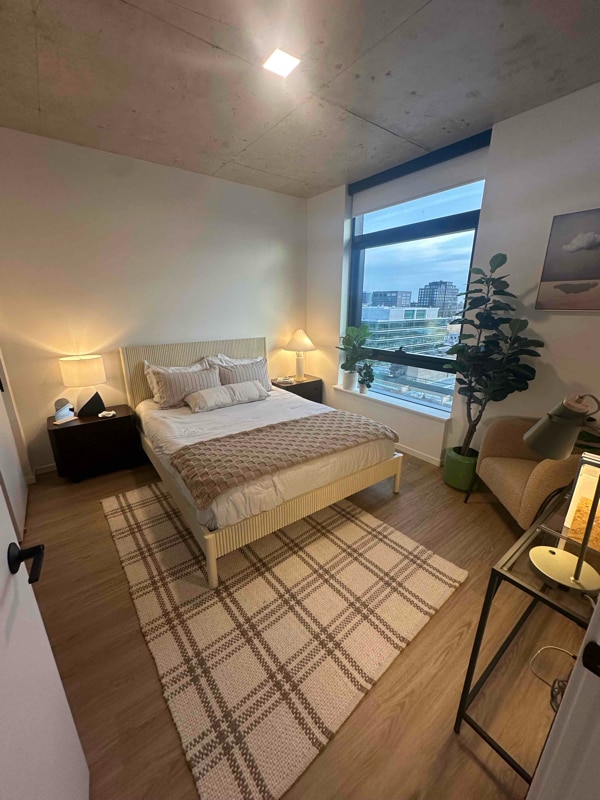 Photo - 1227 W Fulton St Apartment