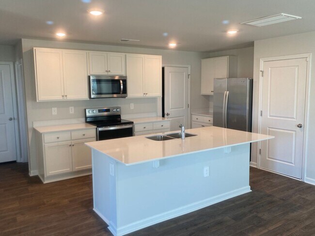 Building Photo - MAY SPECIAL!!! $500 SECURITY DEPOSIT WITH ...