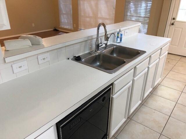 Foto del edificio - 15403 Park Glen Dr