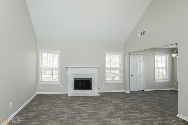 Building Photo - 228 Georgias Ln