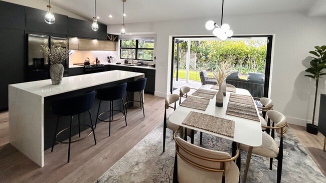 Foto del edificio - 6205 SE Circle St