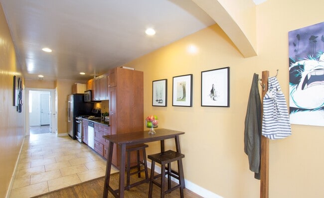 Cocina - 5960 Lexington Ave