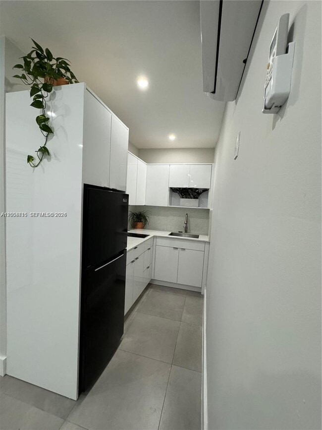 Foto del edificio - 6335 N Miami Ave