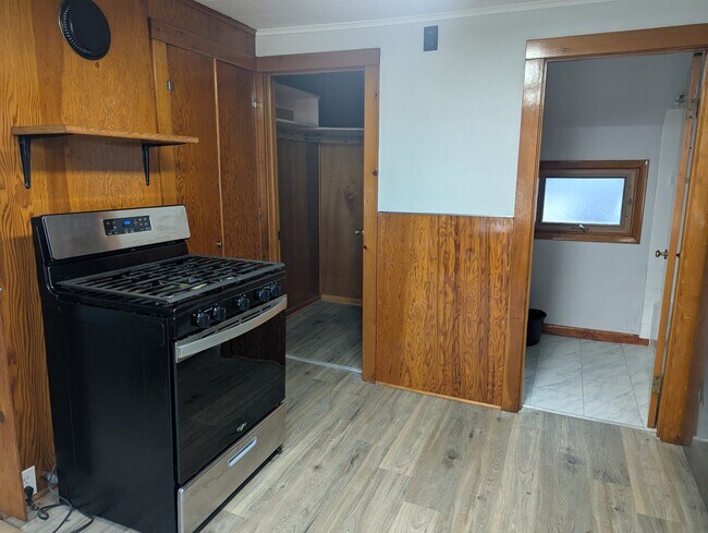 Stove Laundry Room & Bathroom entrance - 96 Dempster St