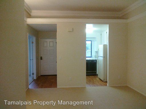 Building Photo - 30 Village Cir