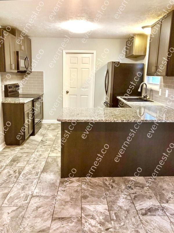 Foto del edificio - 783 Summer Hill Ln