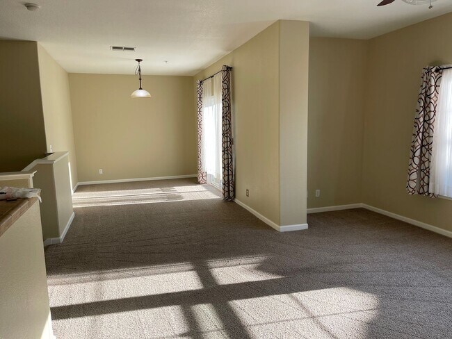 Foto del edificio - Luxury Natomas Condo