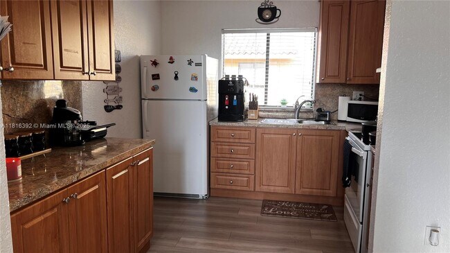 Building Photo - 2760 W 61st Pl
