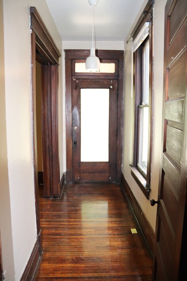Foto del edificio - 1368 Forsythe Ave