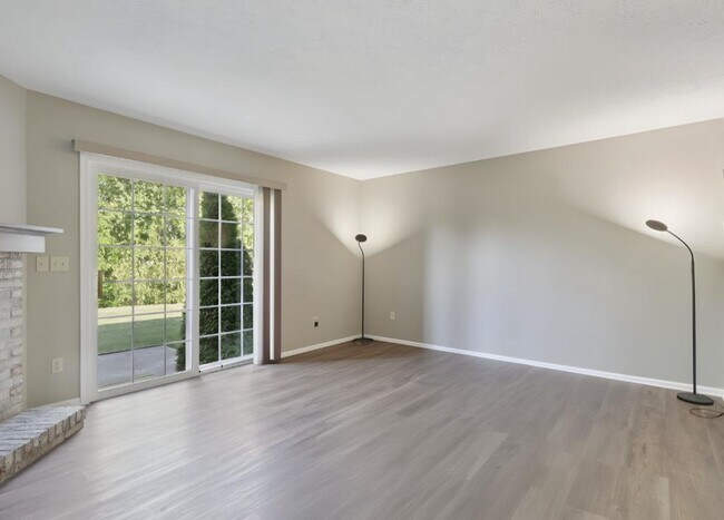 Foto del edificio - 407 Rachel Ln