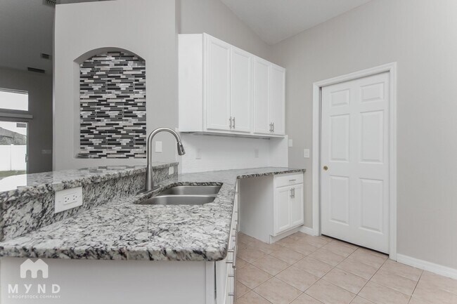 Foto del edificio - 723 Stonewyk Way