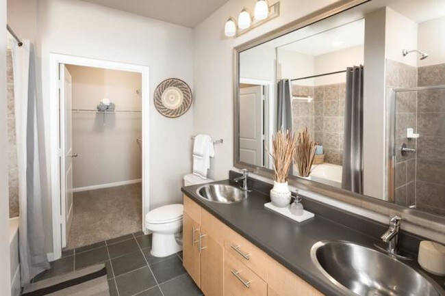Building Photo - 2 bedroom in Houston TX 77027