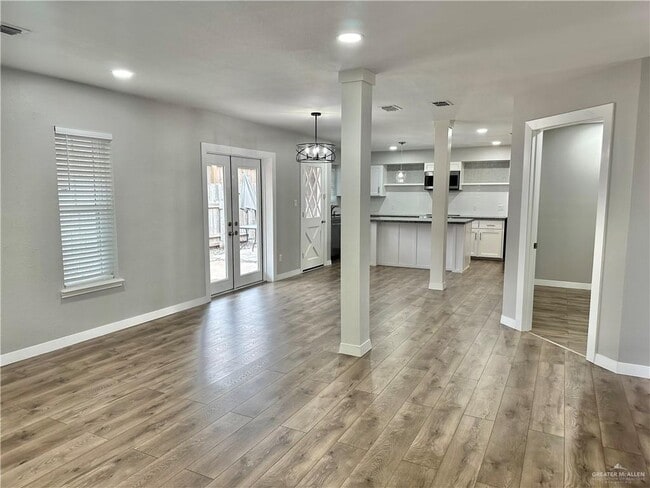 Building Photo - 1309 Zinnia Ave