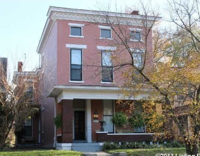 Stately Victorian - 1508 Highland Ave