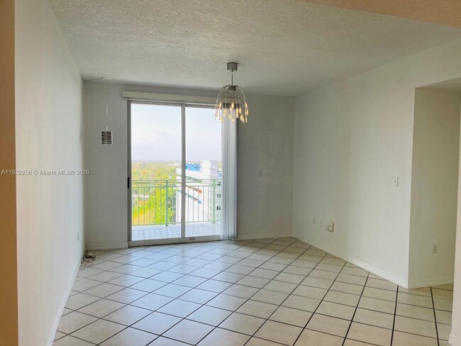 Building Photo - 3500 Coral Wy