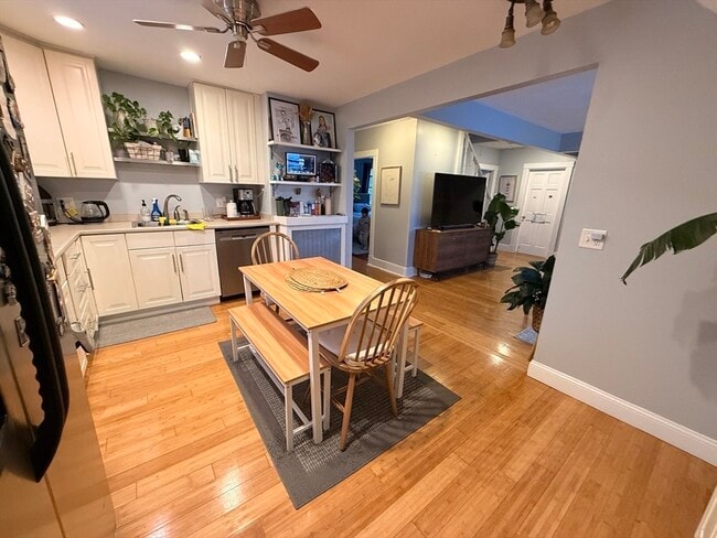 Foto del edificio - 22 Linden Rd