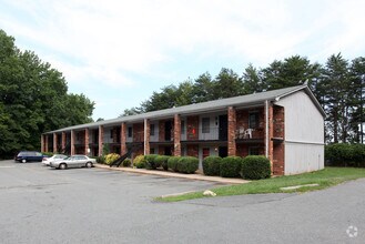 Building Photo - Delmonte Court Apartments