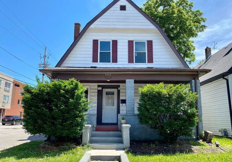 Primary Photo - 953 N Oakland Ave
