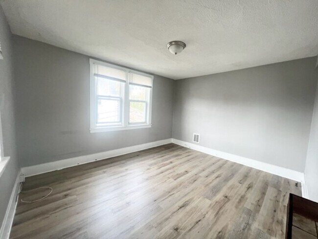 Foto del edificio - 837 Benwood Avenue