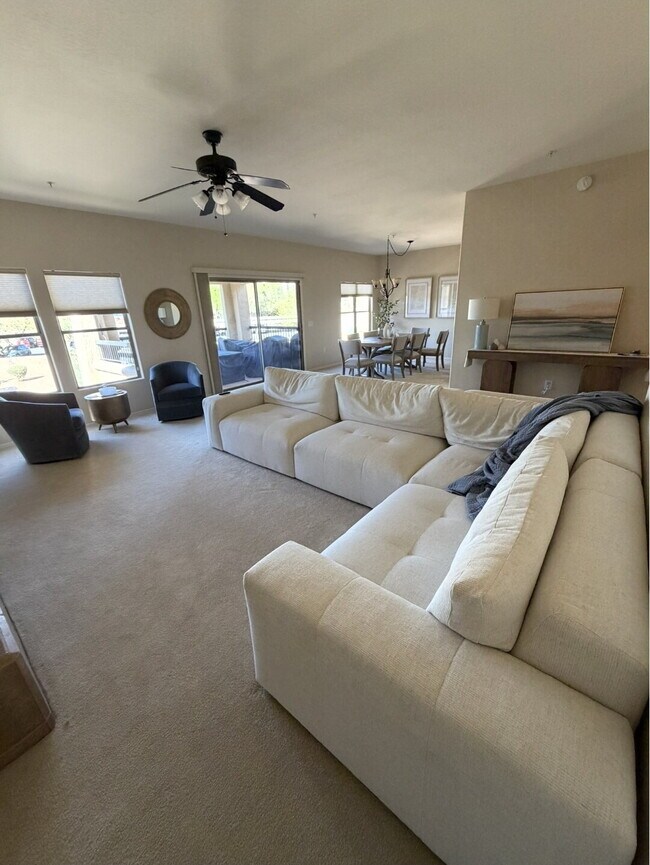 Foto del edificio - Sophisticated Comfort -- Fully Furnished Grayhawk Townhome