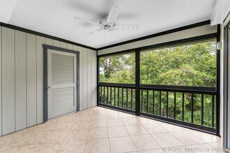 Building Photo - 8388 SE Croft Cir