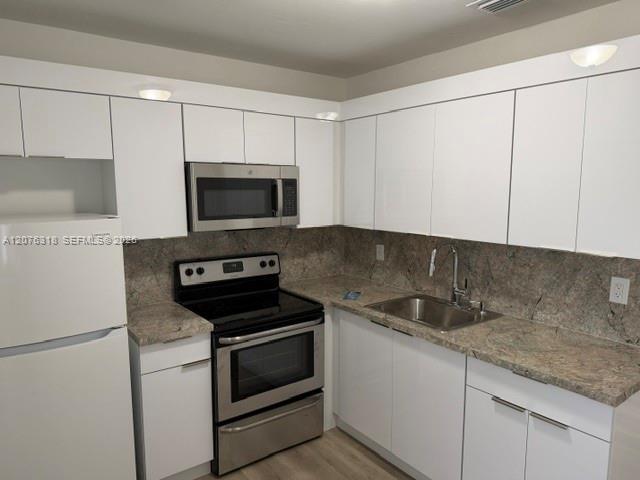 Foto del edificio - 834 NE 5th Ave