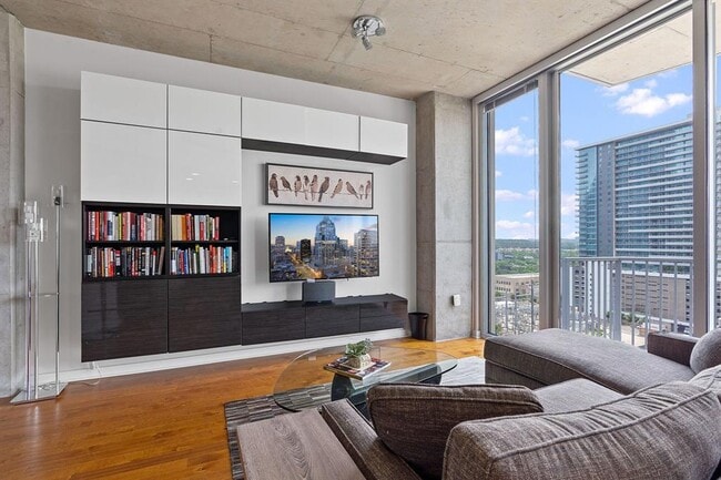 Building Photo - 360 Nueces St