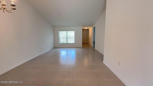 Building Photo - 4 Llobell Pl