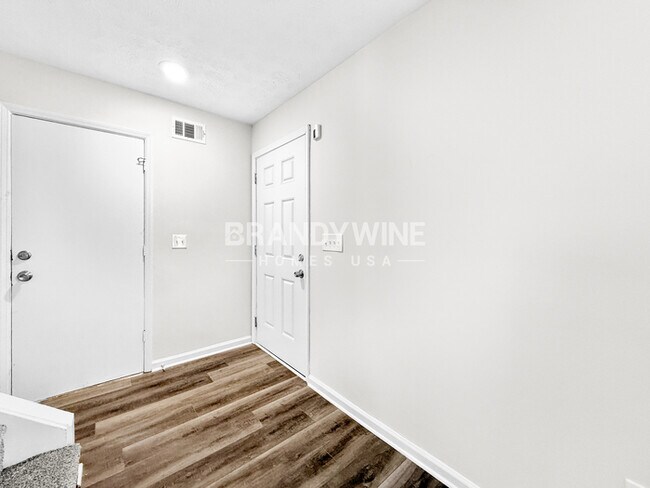 Foto del edificio - 1096 Brandon Hill Way